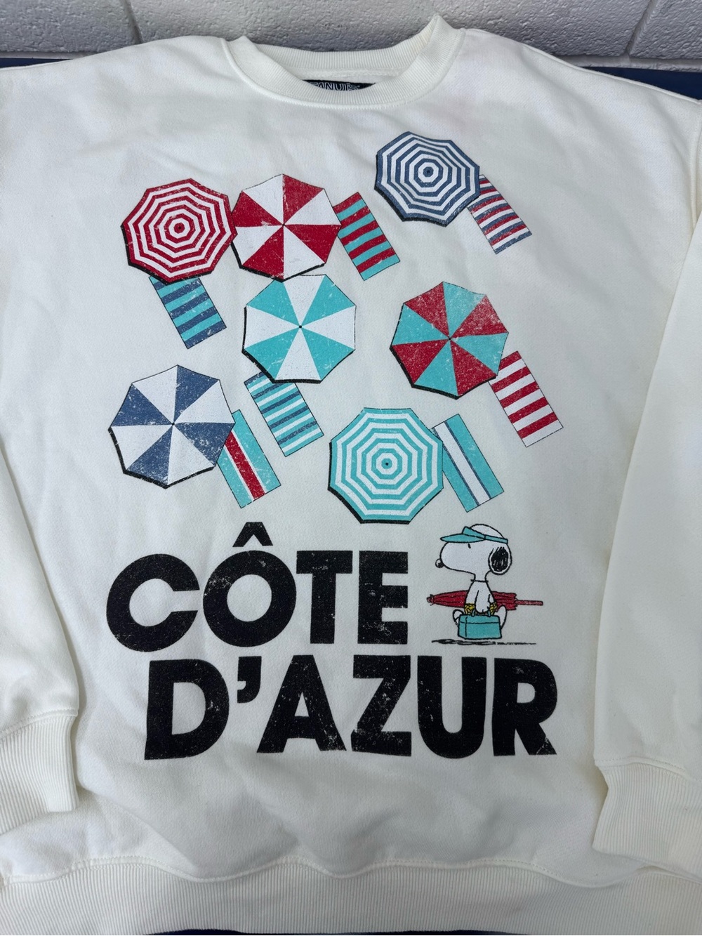 Peanuts White Kids Sweatshirt with Colorful Beach Umbrellas